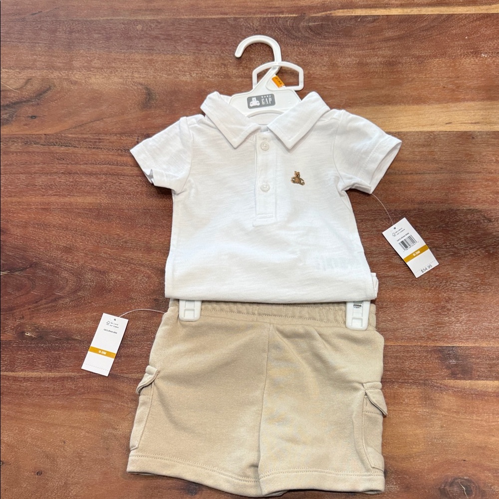 GAP Baby White Bodysuit khaki short set size 0-3 months